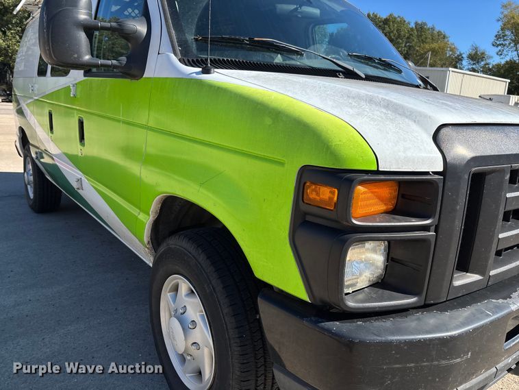 image for item EV3198 2008 Ford E250 van