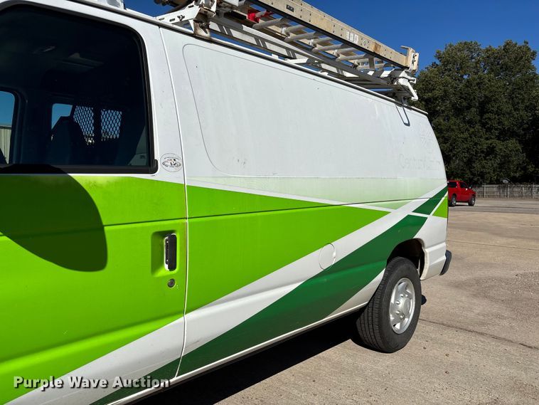 image for item EV3198 2008 Ford E250 van