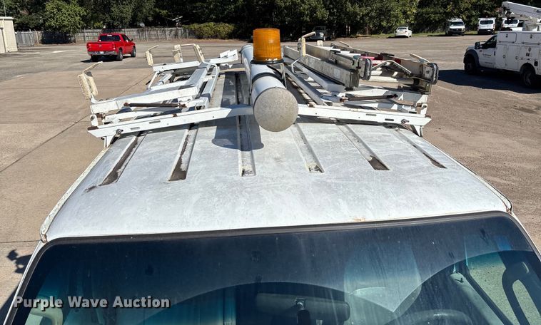 image for item EV3198 2008 Ford E250 van