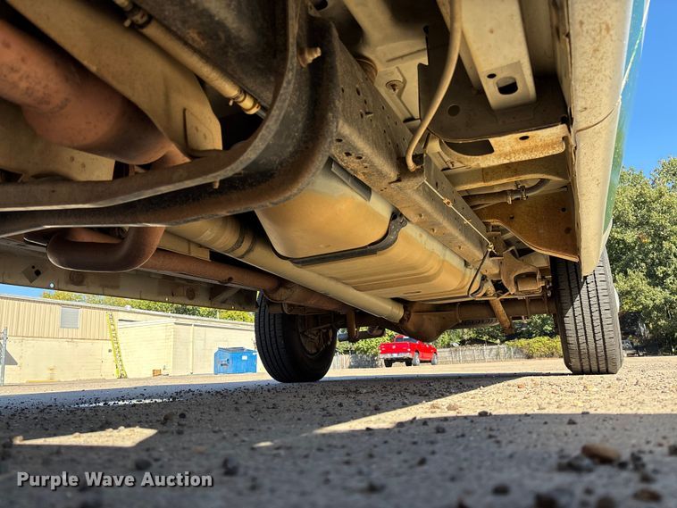 image for item EV3198 2008 Ford E250 van