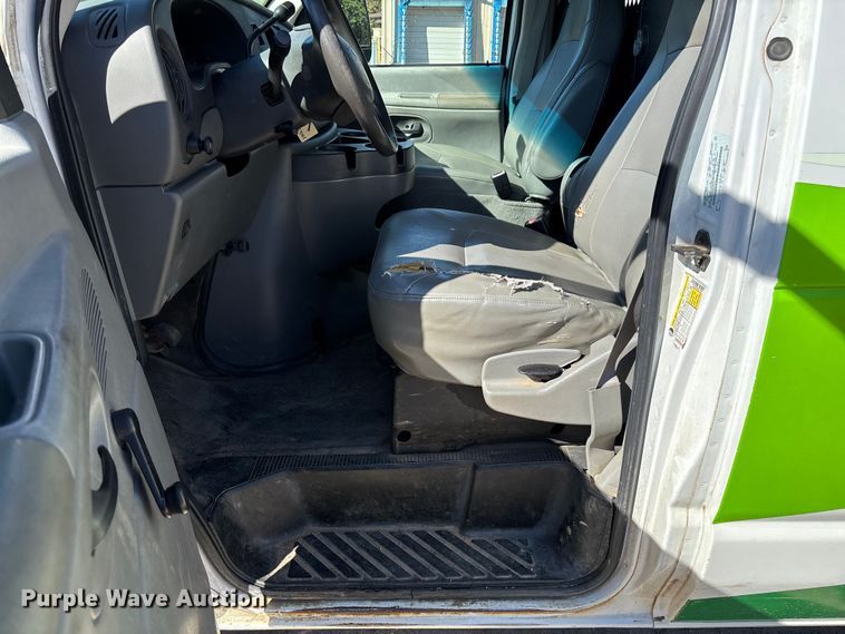image for item EV3198 2008 Ford E250 van