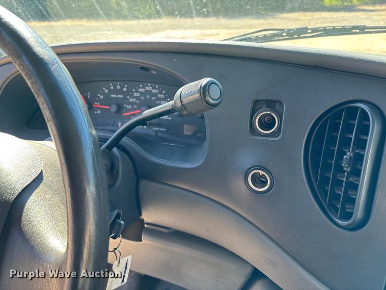 image for item EV3198 2008 Ford E250 van