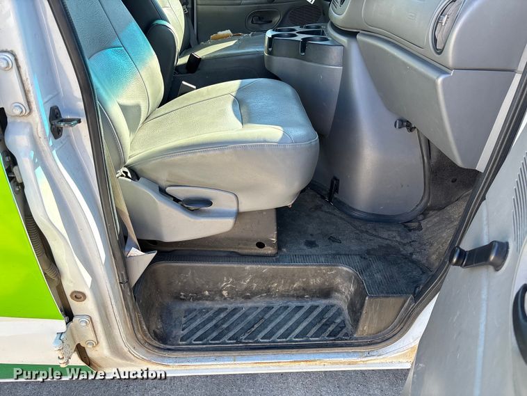 image for item EV3198 2008 Ford E250 van