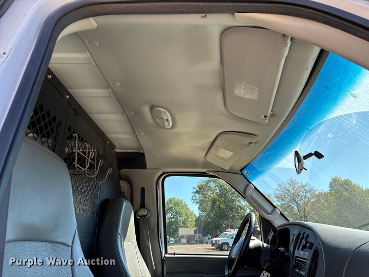 image for item EV3198 2008 Ford E250 van