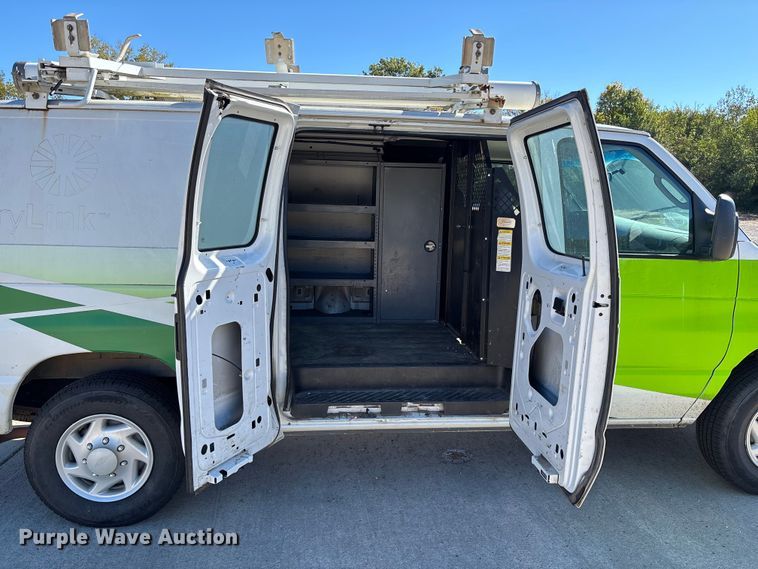 image for item EV3198 2008 Ford E250 van