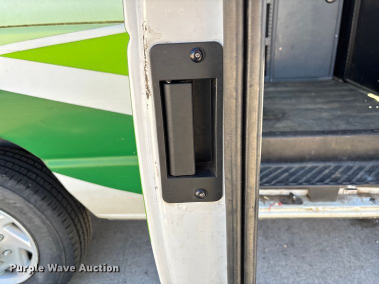 image for item EV3198 2008 Ford E250 van