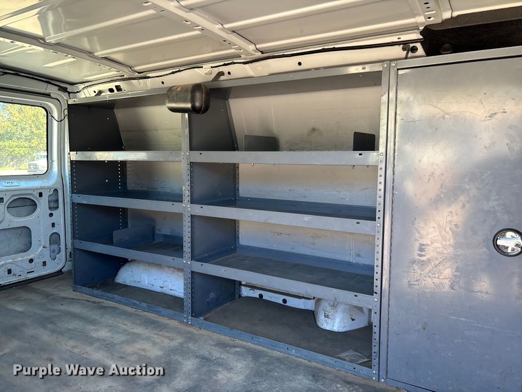 image for item EV3198 2008 Ford E250 van