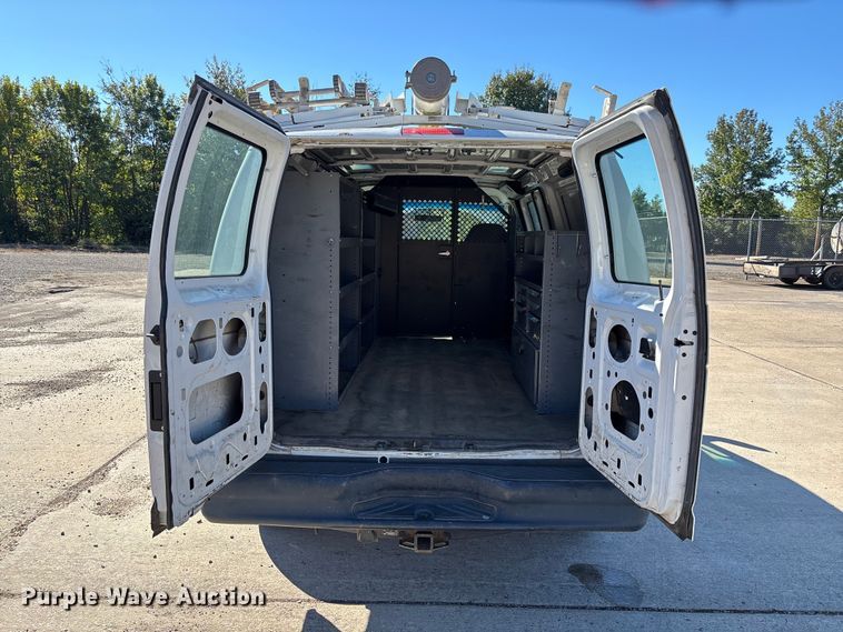 image for item EV3198 2008 Ford E250 van