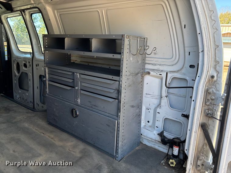 image for item EV3198 2008 Ford E250 van
