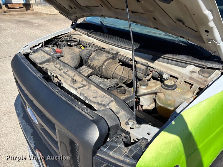 image for item EV3198 2008 Ford E250 van