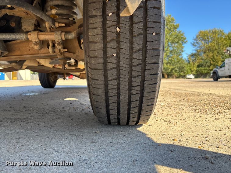 image for item EV3198 2008 Ford E250 van