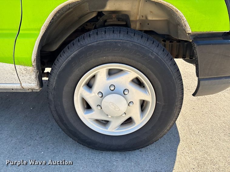 image for item EV3198 2008 Ford E250 van