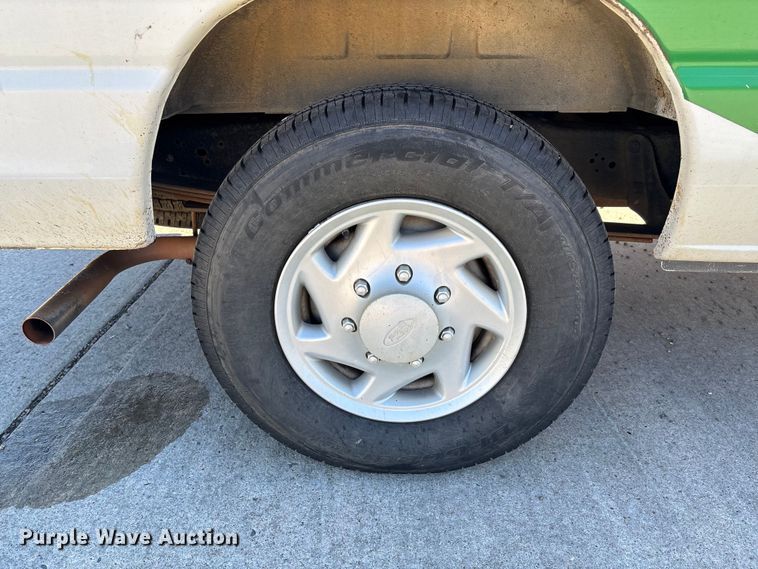 image for item EV3198 2008 Ford E250 van
