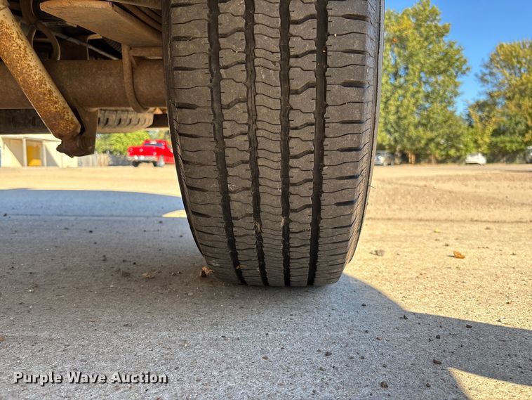 image for item EV3198 2008 Ford E250 van