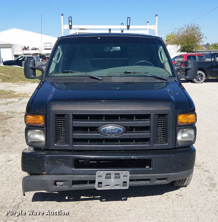 image for item EV5369 2008 Ford E350 van