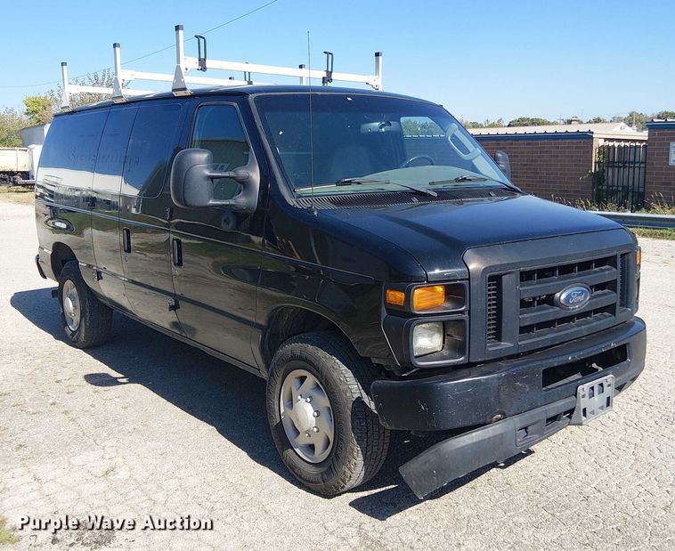 image for item EV5369 2008 Ford E350 van