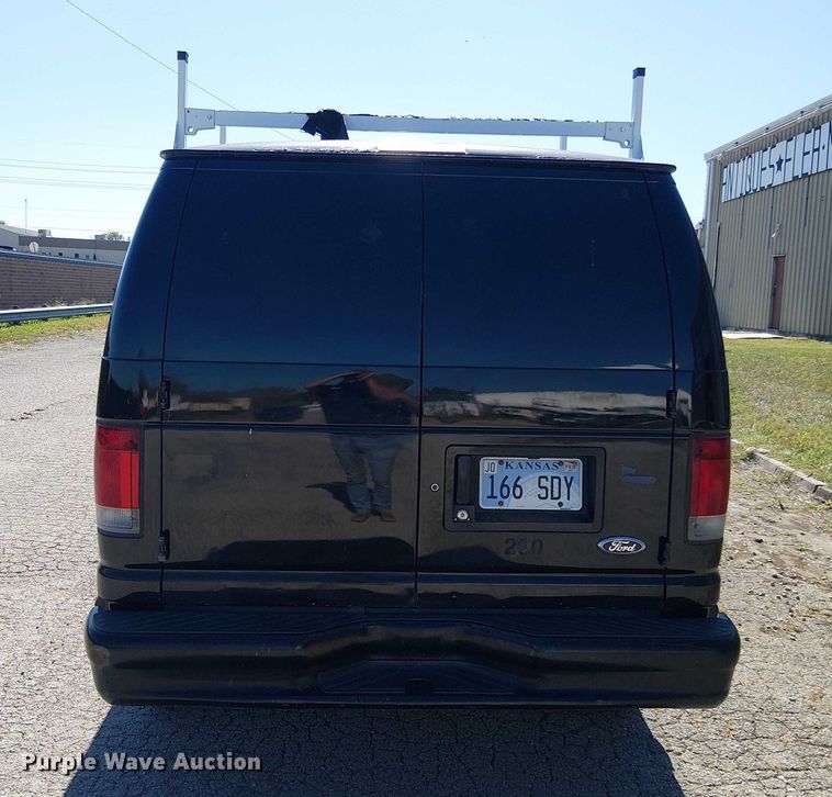 image for item EV5369 2008 Ford E350 van