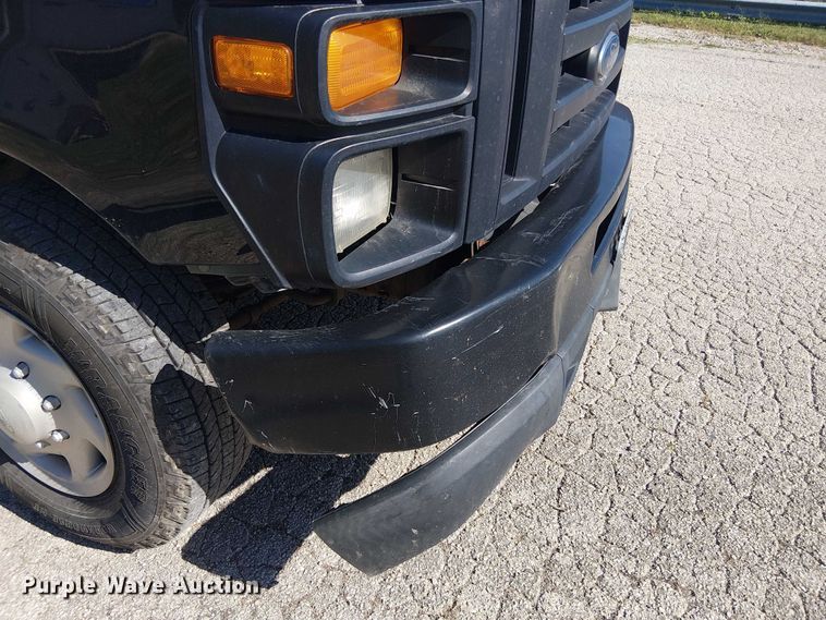 image for item EV5369 2008 Ford E350 van