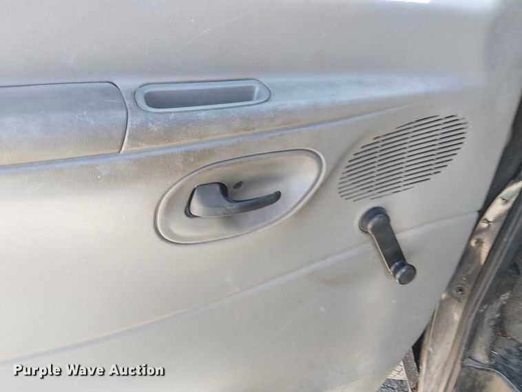 image for item EV5369 2008 Ford E350 van