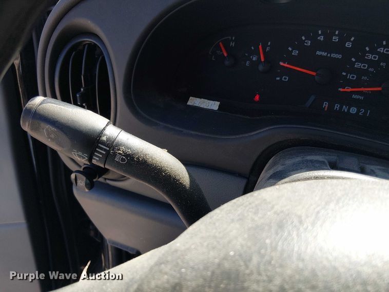 image for item EV5369 2008 Ford E350 van