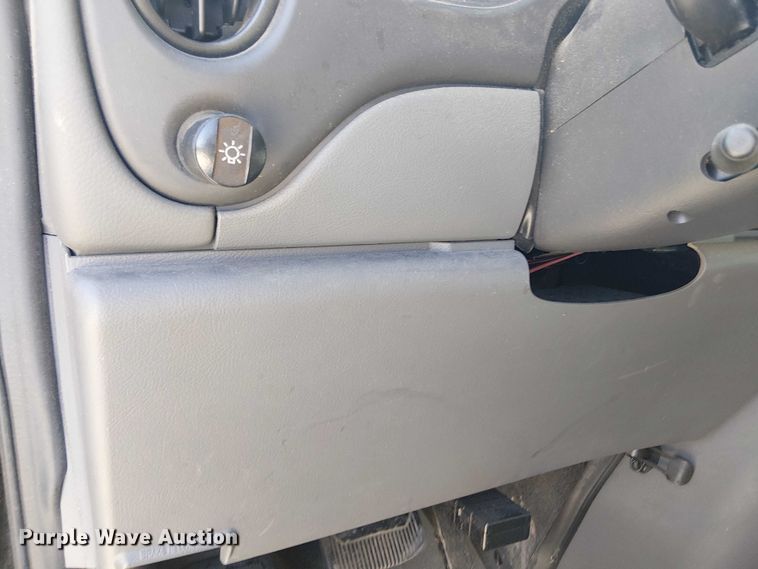 image for item EV5369 2008 Ford E350 van