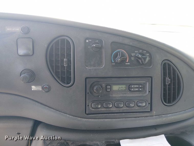image for item EV5369 2008 Ford E350 van