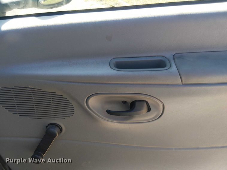 image for item EV5369 2008 Ford E350 van