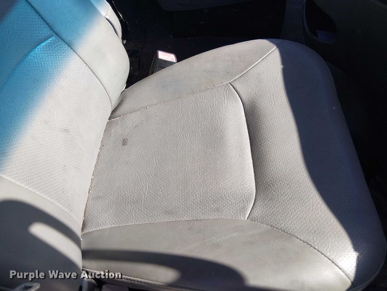 image for item EV5369 2008 Ford E350 van