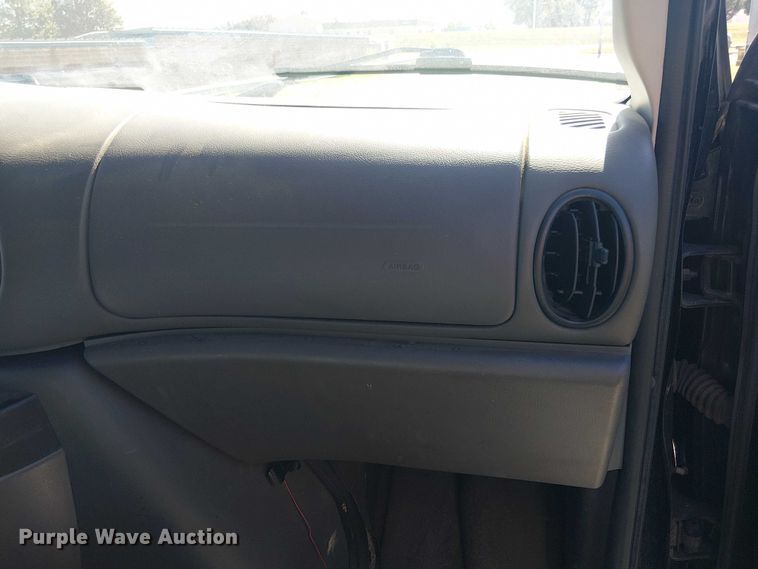 image for item EV5369 2008 Ford E350 van