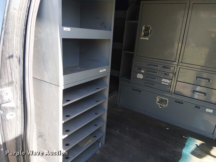 image for item EV5369 2008 Ford E350 van