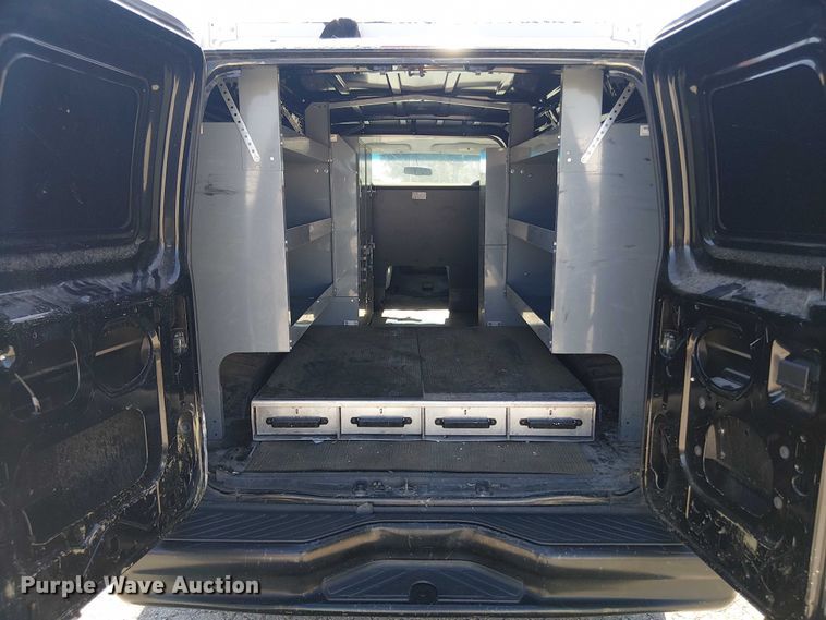 image for item EV5369 2008 Ford E350 van