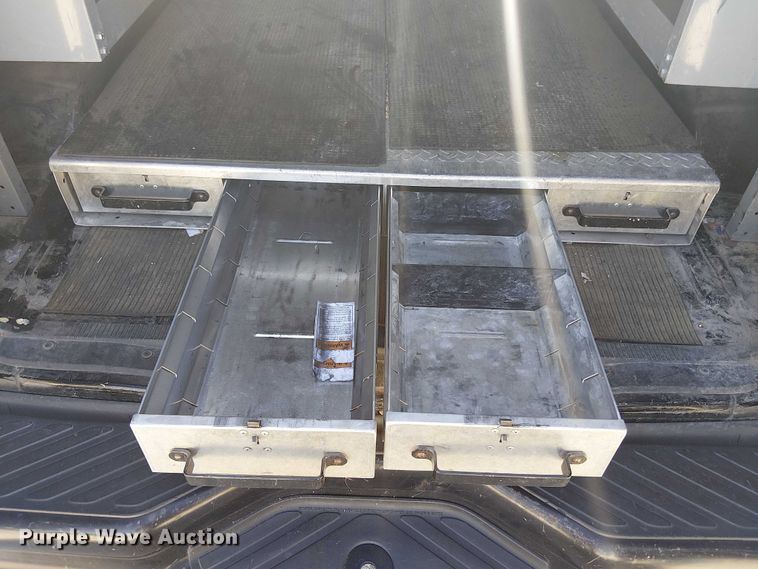 image for item EV5369 2008 Ford E350 van