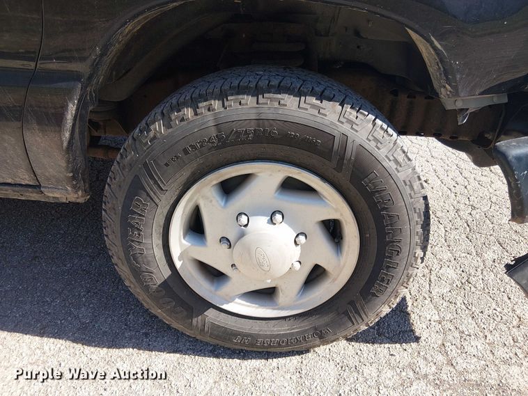 image for item EV5369 2008 Ford E350 van