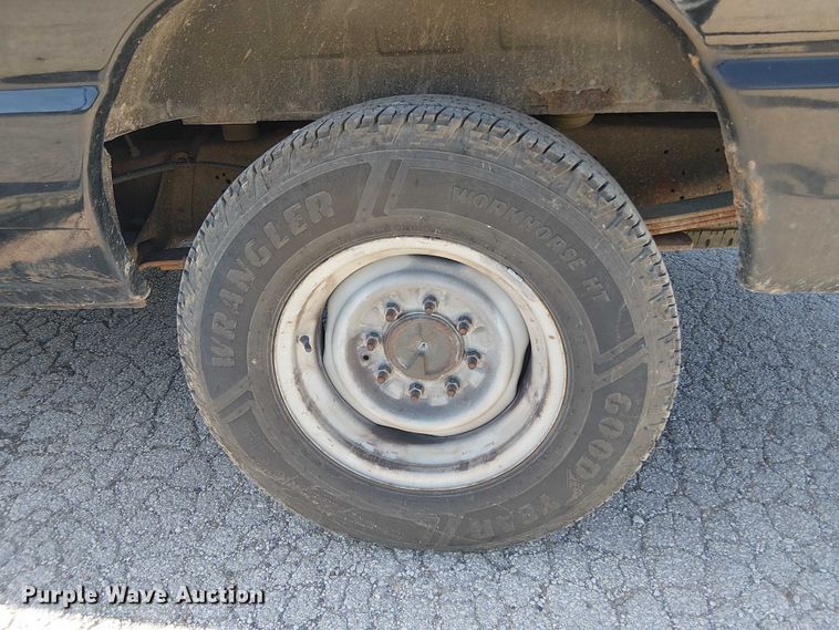 image for item EV5369 2008 Ford E350 van