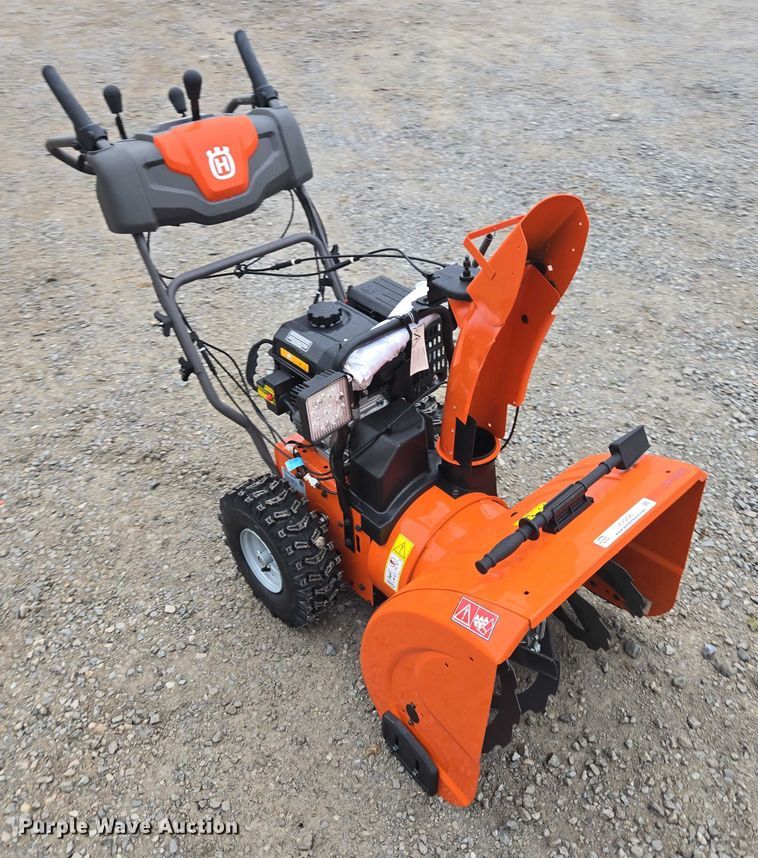 image for item EV5436 Husqvarna ST224 snow blower