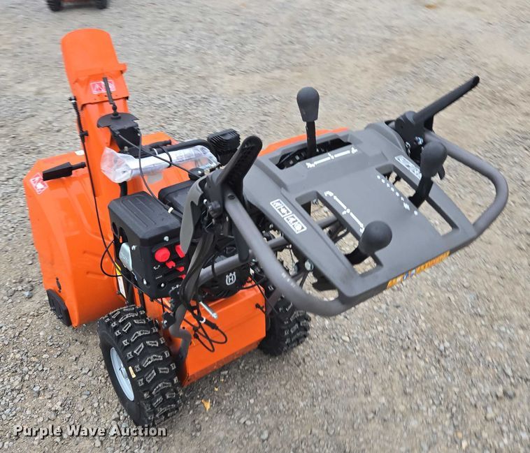 image for item EV5436 Husqvarna ST224 snow blower