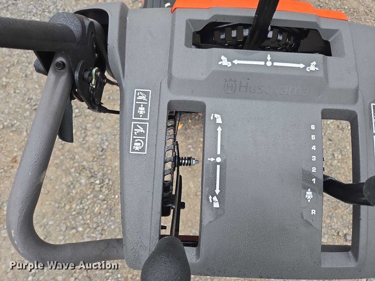 image for item EV5436 Husqvarna ST224 snow blower