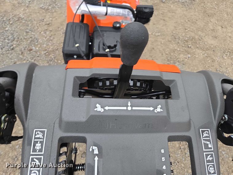 image for item EV5436 Husqvarna ST224 snow blower