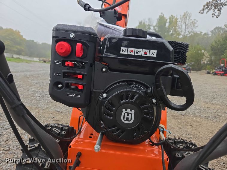 image for item EV5436 Husqvarna ST224 snow blower