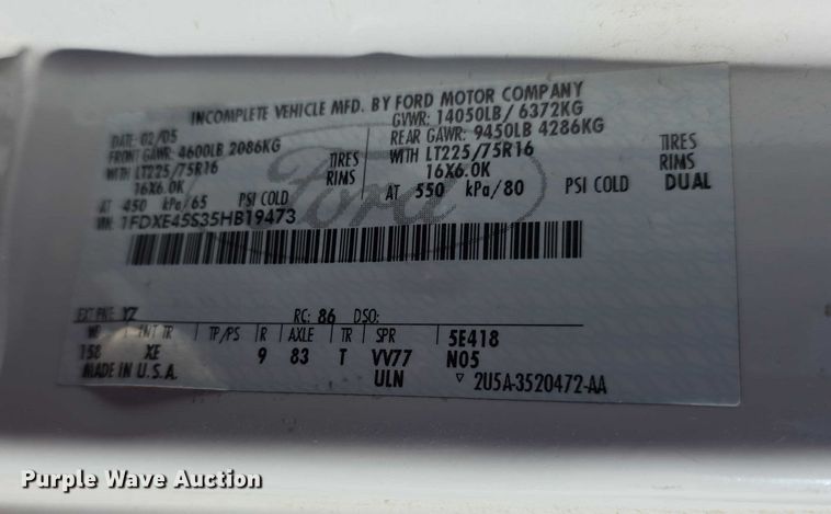 image for item FI0570 2005 Ford E450 Super Duty  shuttle bus