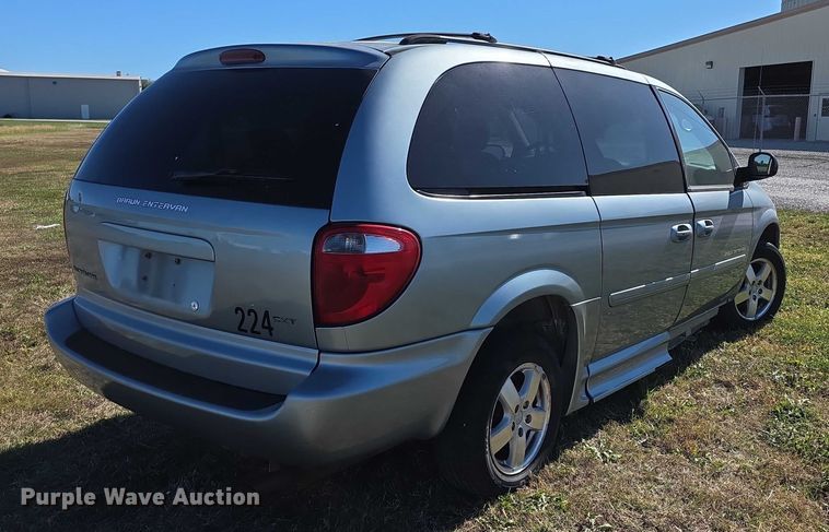 image for item FI0572 2006 Dodge  Grand Caravan SXT van