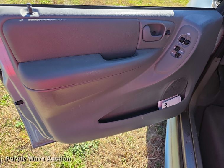 image for item FI0572 2006 Dodge  Grand Caravan SXT van