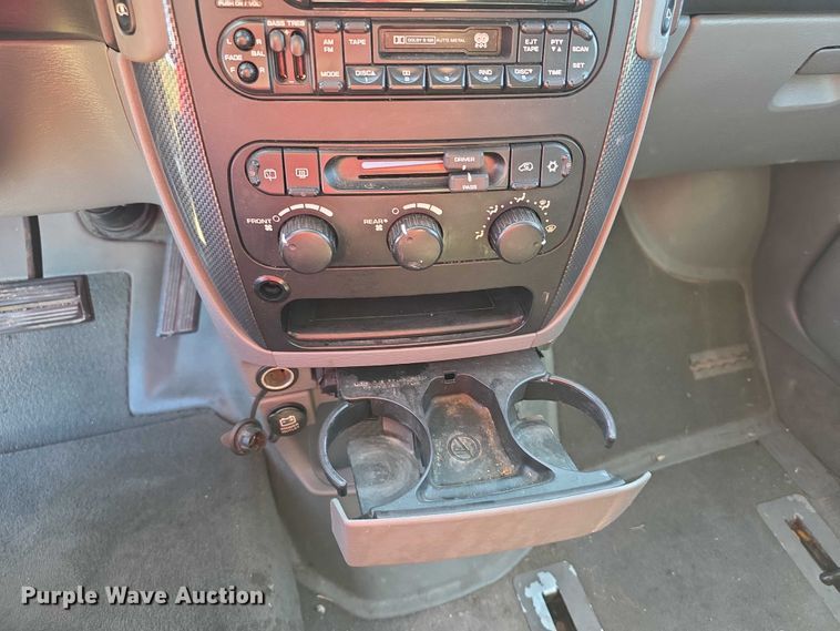 image for item FI0572 2006 Dodge  Grand Caravan SXT van