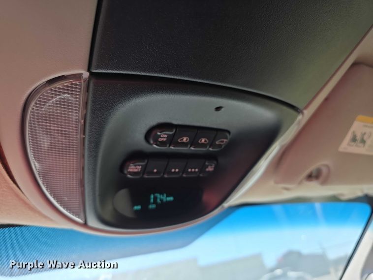 image for item FI0572 2006 Dodge  Grand Caravan SXT van