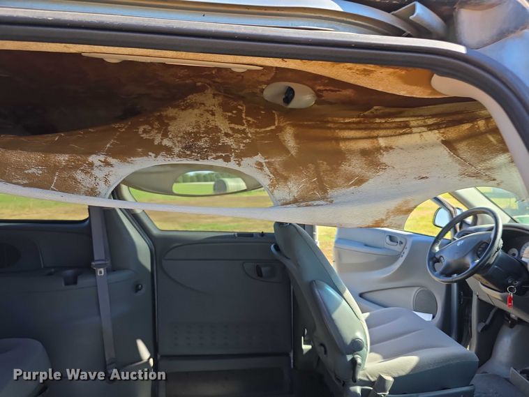 image for item FI0572 2006 Dodge  Grand Caravan SXT van