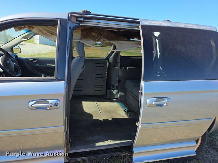 image for item FI0572 2006 Dodge  Grand Caravan SXT van