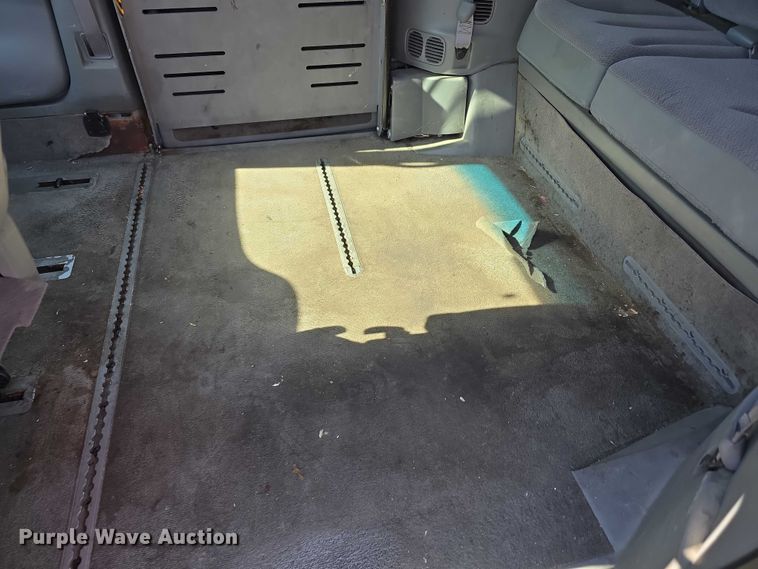 image for item FI0572 2006 Dodge  Grand Caravan SXT van