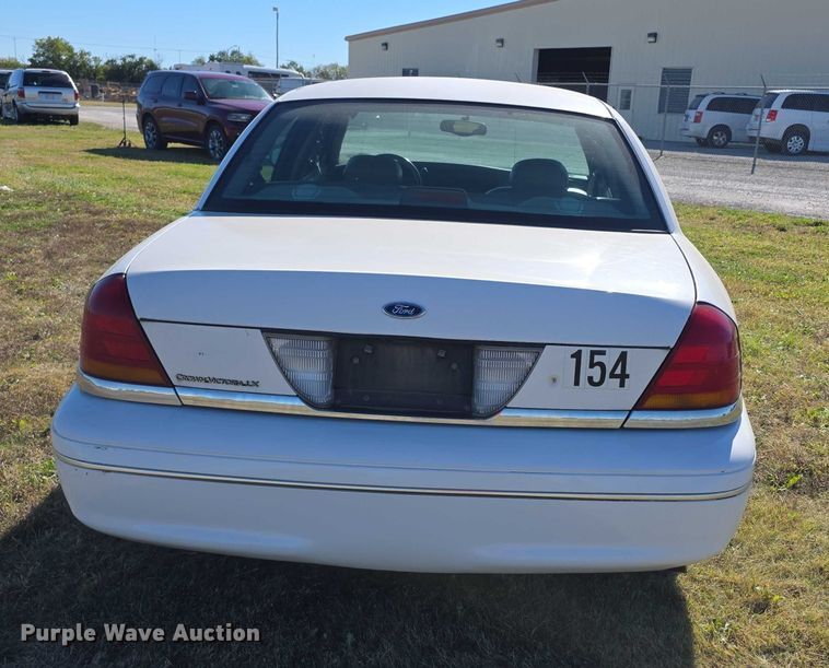 image for item FI0573 2001 Ford Crown Victoria LX 