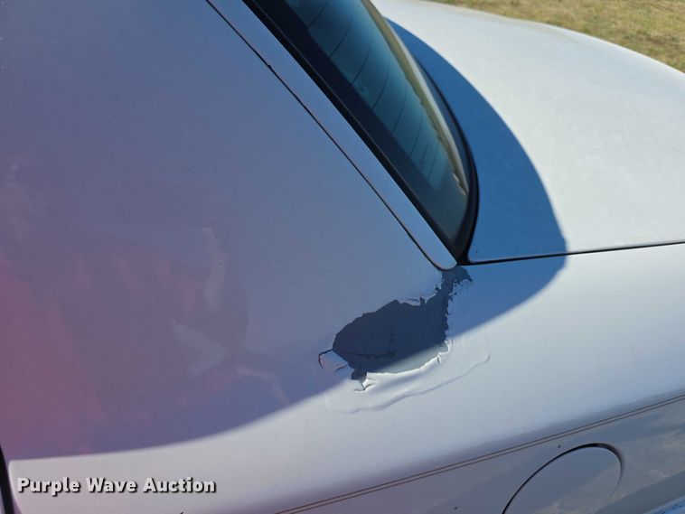 image for item FI0573 2001 Ford Crown Victoria LX 