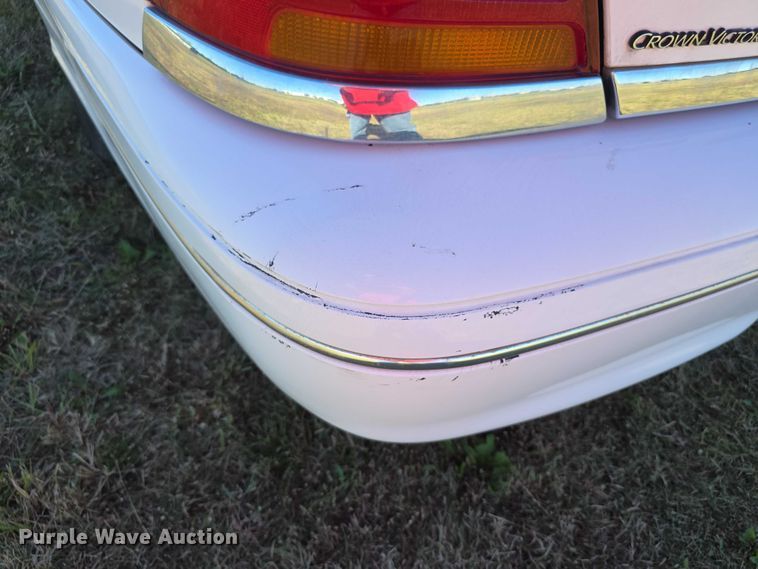 image for item FI0573 2001 Ford Crown Victoria LX 